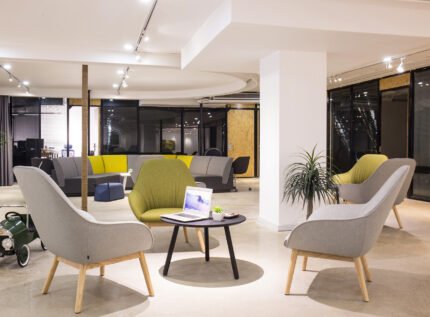 Mix Wooden Leg Leisure Chair